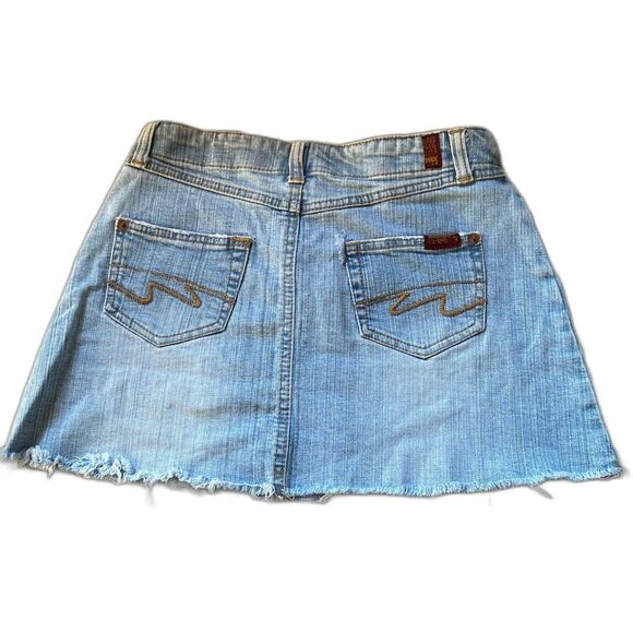 FOREVER 21 Distressed Frayed Mini Denim Skirt Womens Waist 29 inch Medium - Picture 5 of 15